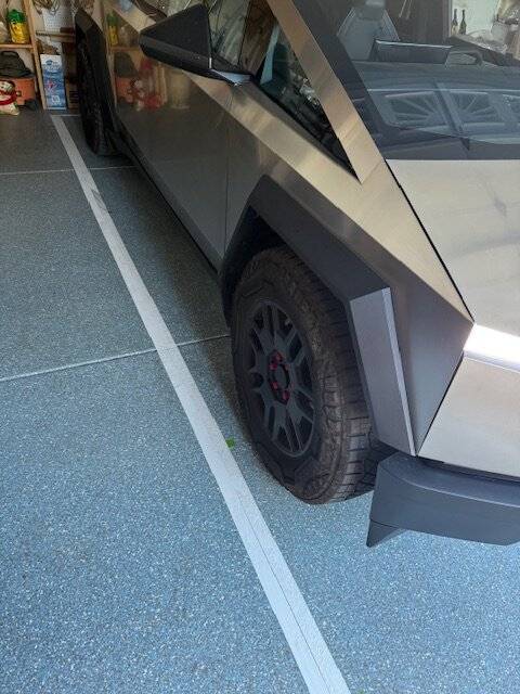 Tesla Cybertruck Home Garage Autopark Test 1: Success 🙌 (Used Tape to Mark Parking Spot) image1