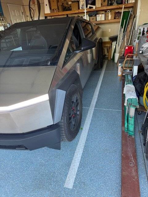 Tesla Cybertruck Home Garage Autopark Test 1: Success 🙌 (Used Tape to Mark Parking Spot) image2