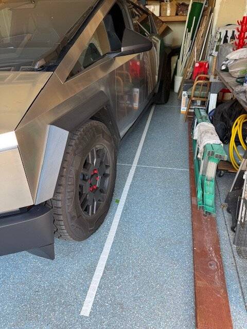 Tesla Cybertruck Home Garage Autopark Test 1: Success 🙌 (Used Tape to Mark Parking Spot) image4