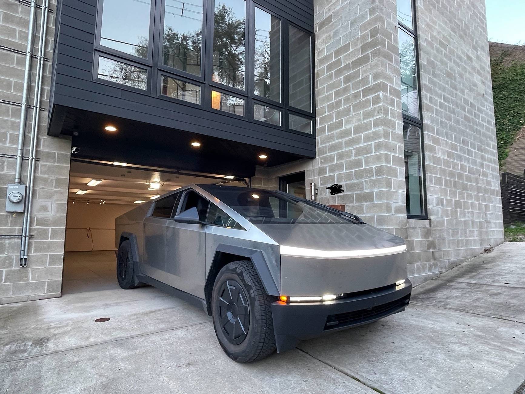 Tesla Cybertruck Cybertruck matches my house!! IMG_7049