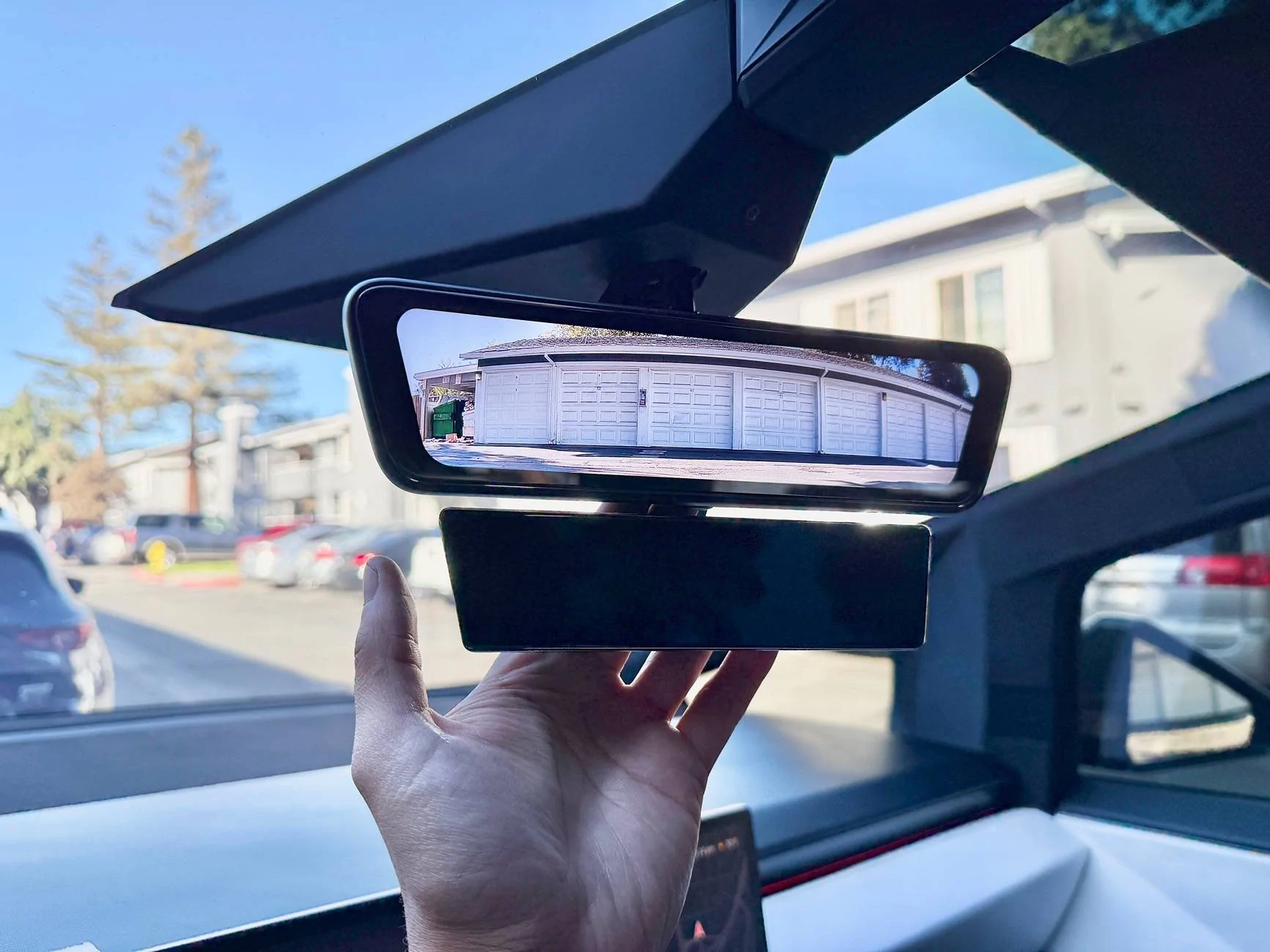 Tesla Cybertruck Digital Rearview Mirror Install & Review by Hansshow IMG_8872