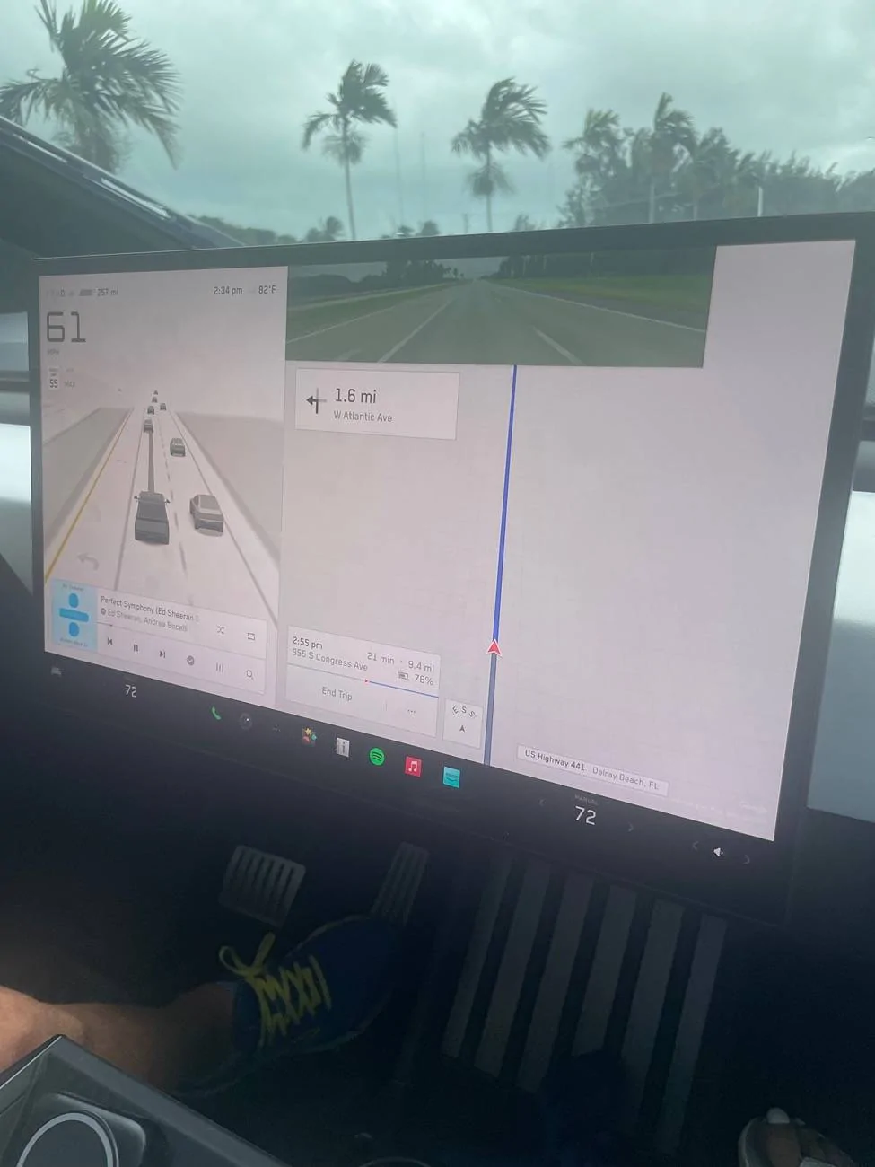Tesla Cybertruck Screen issue: navigation screen goes blank IMG_3903