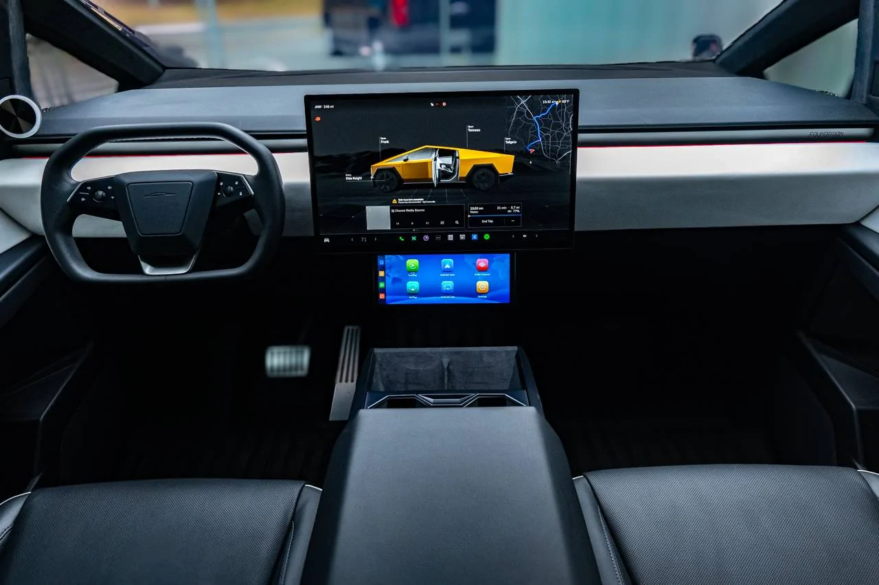 Cybertruck Carplay Screen Photos - Web-2.webp