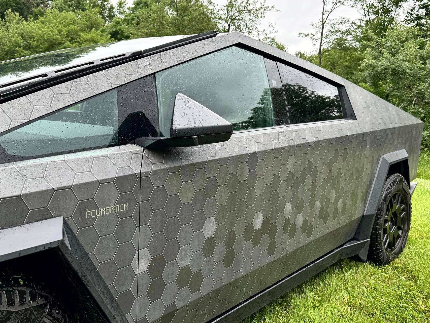 Tesla Cybertruck GREY / GRAY Vinyl Wrap & PPF Cybertruck -- Photos & Videos 465028759_10160734062302730_5922532078121167702_n