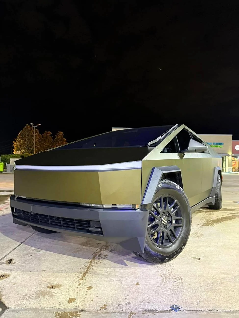 Tesla Cybertruck BROWN / BRONZE / COPPER Vinyl Wrap & PPF Cybertruck -- Photos & Videos KPMF matte gold eclipse wrap cybertruck 5