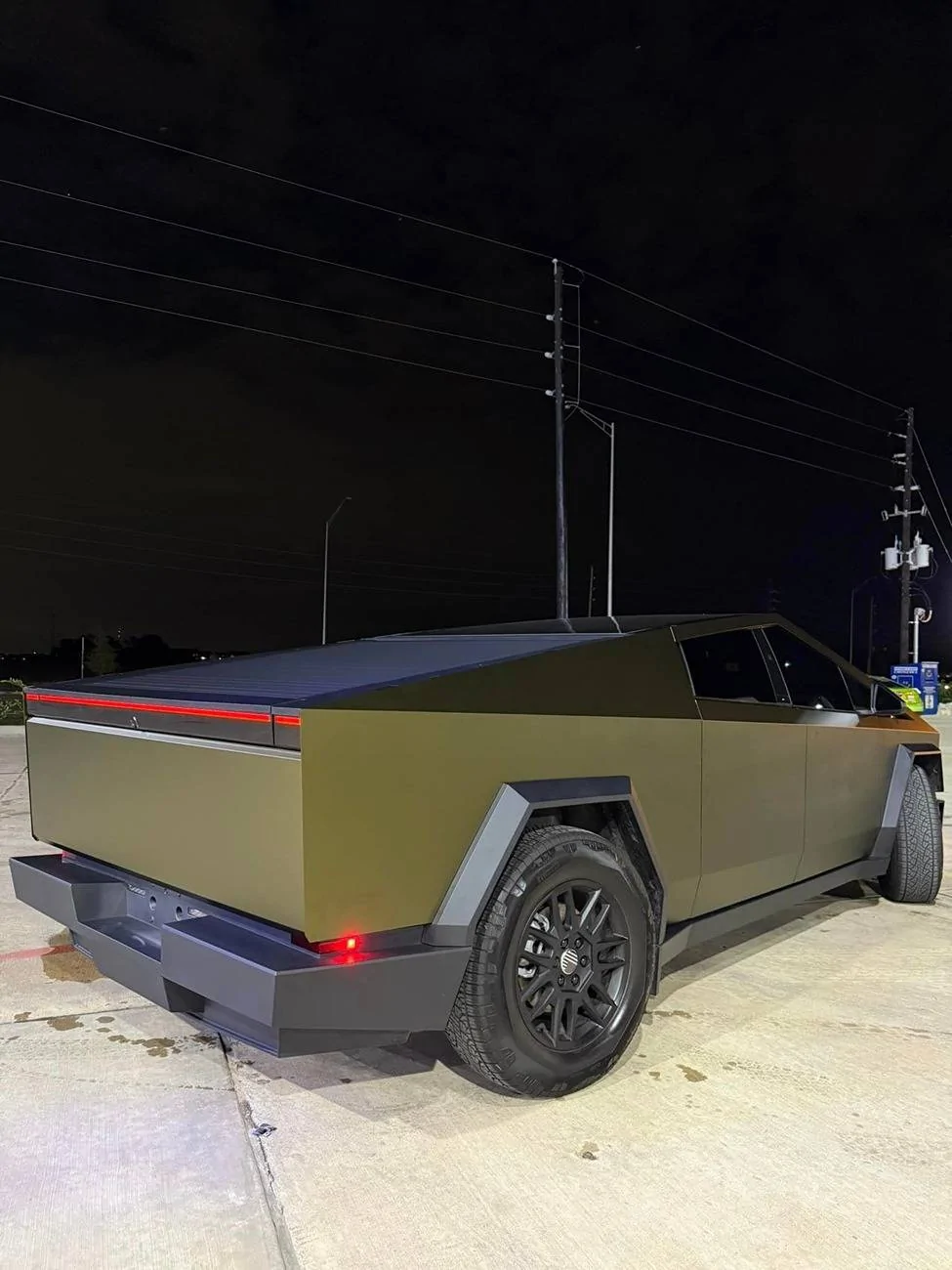 Tesla Cybertruck BROWN / BRONZE / COPPER Vinyl Wrap & PPF Cybertruck -- Photos & Videos KPMF matte gold eclipse wrap cybertruck 3