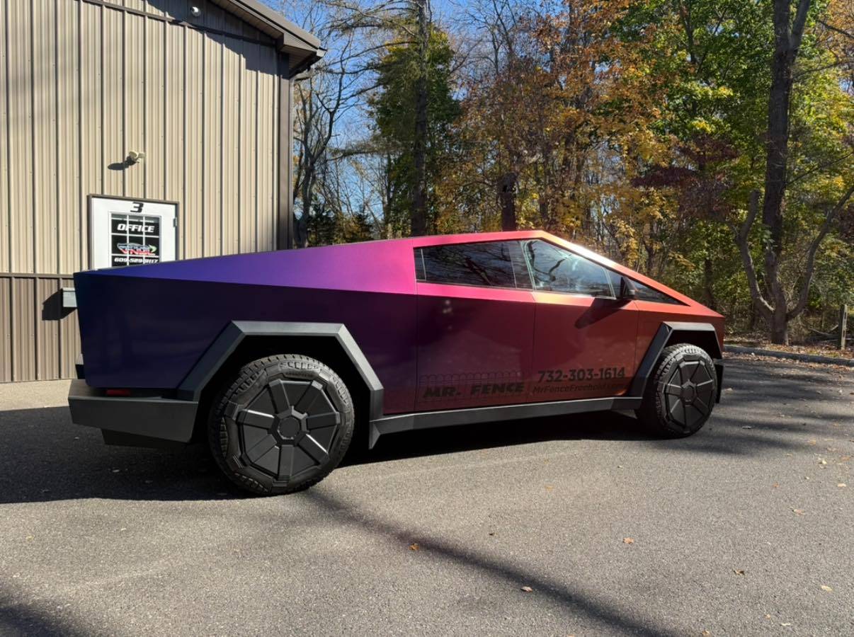 Tesla Cybertruck COLOR SHIFT / FADE / CHAMELEON Vinyl Wrap & PPF Cybertruck -- Photos & Videos Avery Dennison SW900 Gloss Roaring Thunder vinyl wrap 1