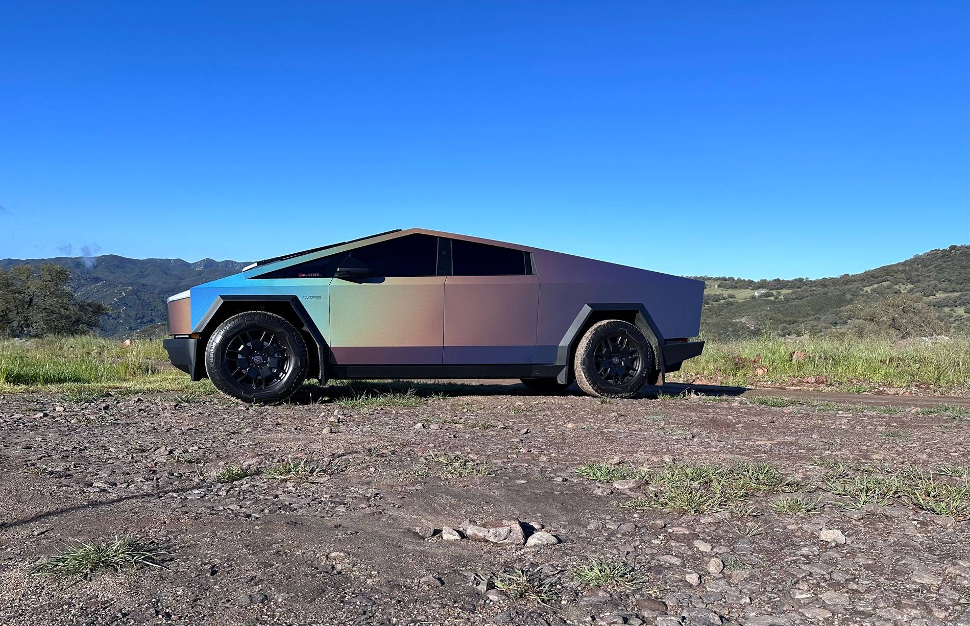 Tesla Cybertruck COLOR SHIFT / FADE / CHAMELEON Vinyl Wrap & PPF Cybertruck -- Photos & Videos IMG_3268