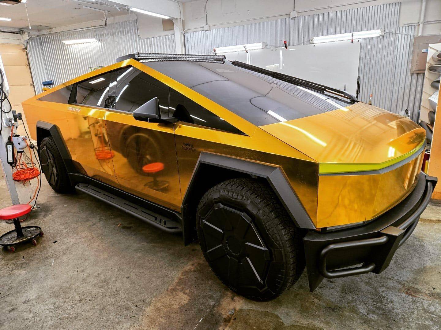 Tesla Cybertruck GOLD Vinyl Wrap & PPF Cybertruck -- Photos & Videos CT