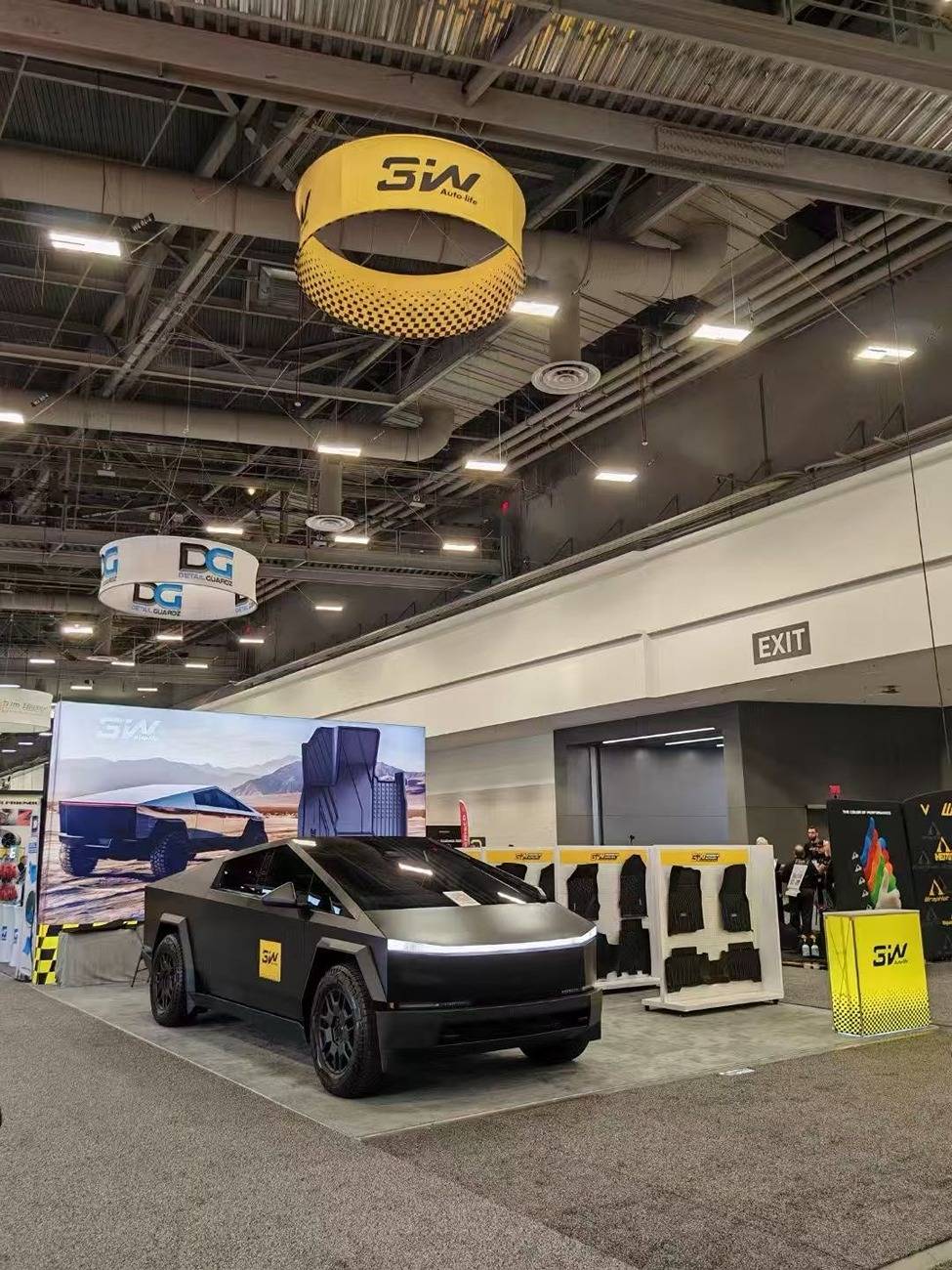Tesla Cybertruck Come Here! Meet Us At SEMA 2024 img_v3_02gd_d04b2f7b-a774-456d-aec2-054a7c08bcf