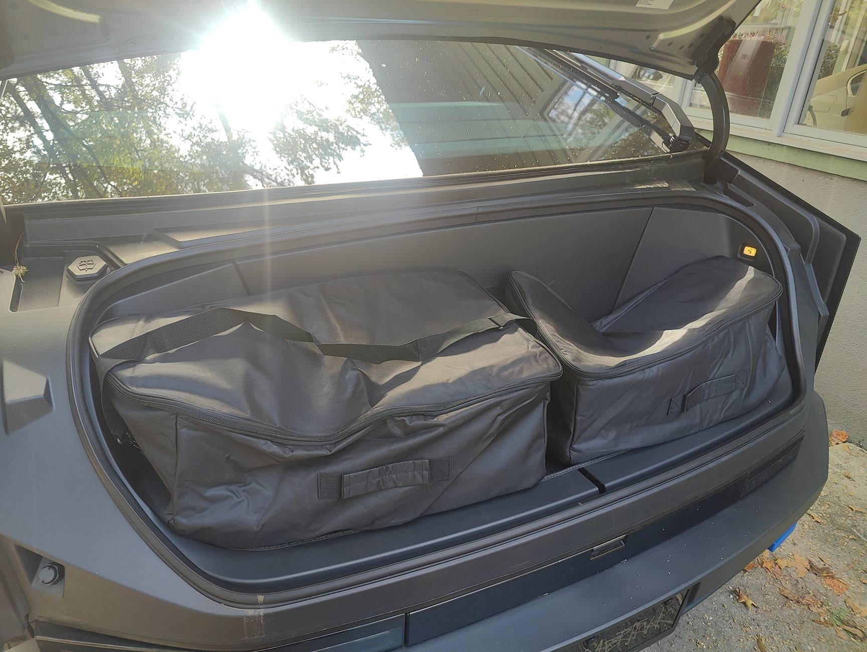 Tesla Cybertruck Chill Out on the Road! Free Cybertruck Front Trunk Insulation Cooler Bag Giveaway!🚀🚀 IMG20241029143932