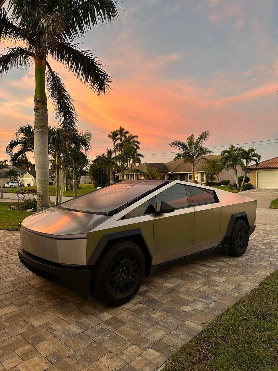 Tesla Cybertruck Daily random Cybertruck photos thread - Post Yours! 📸 🤳 465889560_8741208389332988_6337790511685299055_n