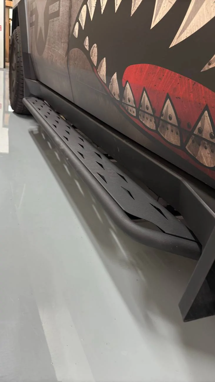 Tesla Cybertruck With New Running Boards-Upgraded Appearance and Easy to Use lQDPIvG7qNqY5V3NH4DNEbiwTZVAsq4usbcHBy5A_D6gAA_4536_8064