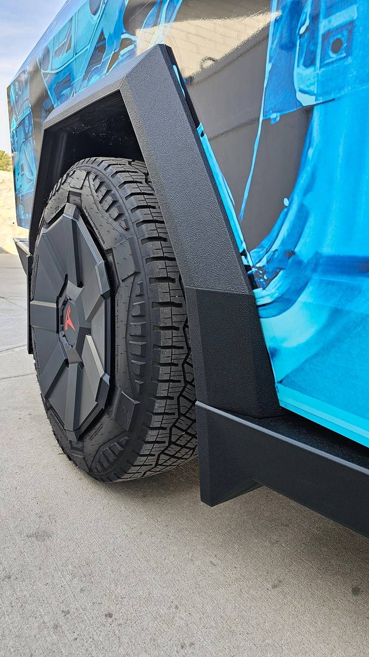 Tesla Cybertruck 📸✨ Show Off Your Cybertruck Upgrades: Share Your Installation Photos & Experiences! 🚗🔧 TESLA Cybertruck plastic DIY wraps scratch resistent protecton stickercity sliplo steprotect (7)