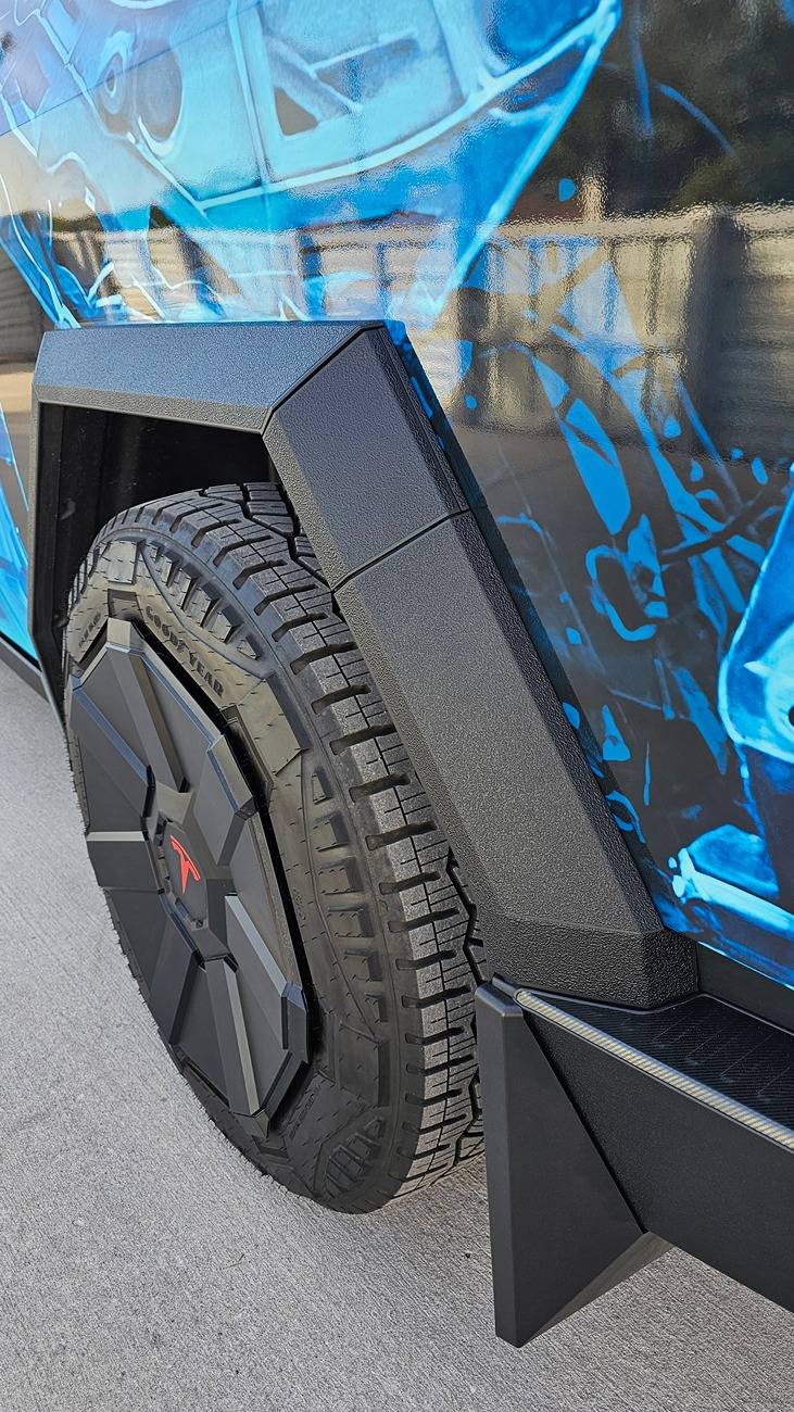 Tesla Cybertruck 📸✨ Show Off Your Cybertruck Upgrades: Share Your Installation Photos & Experiences! 🚗🔧 TESLA Cybertruck plastic DIY wraps scratch resistent protecton stickercity sliplo steprotect (4)