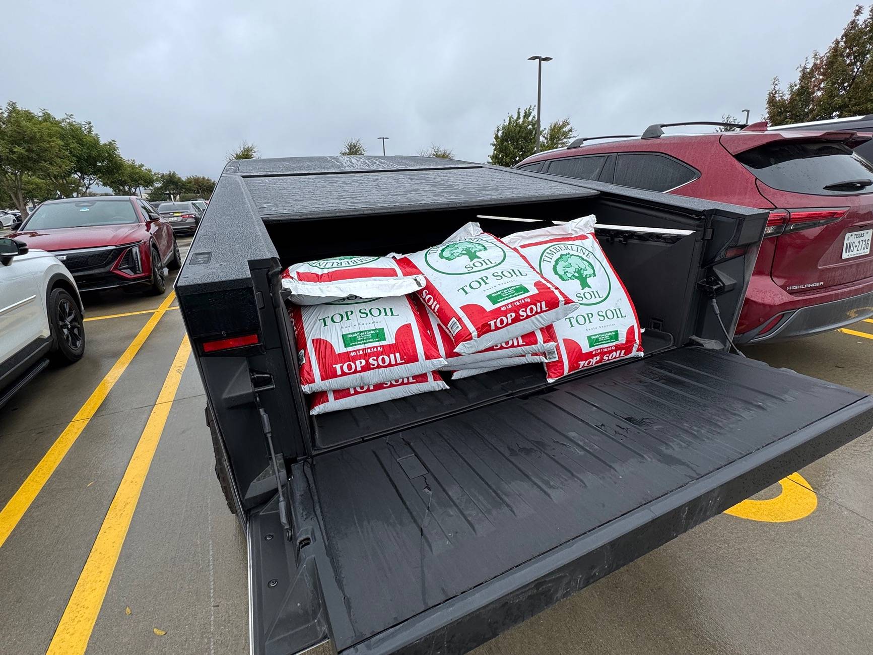 Tesla Cybertruck Daily random Cybertruck photos thread - Post Yours! 📸 🤳 IMG_7652