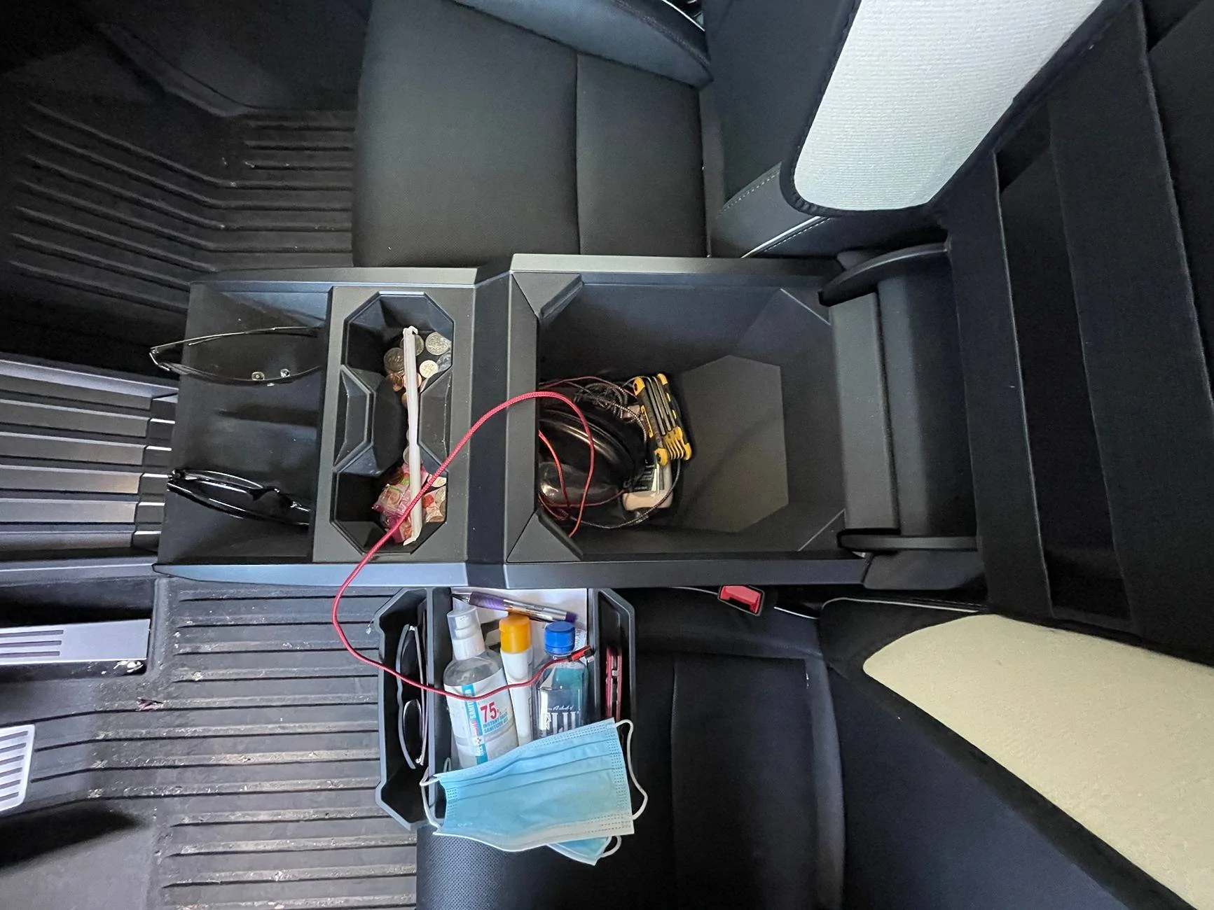 Tesla Cybertruck Review Of 2PCS Center Console Organizer From ELECFRESH Store. Pic3