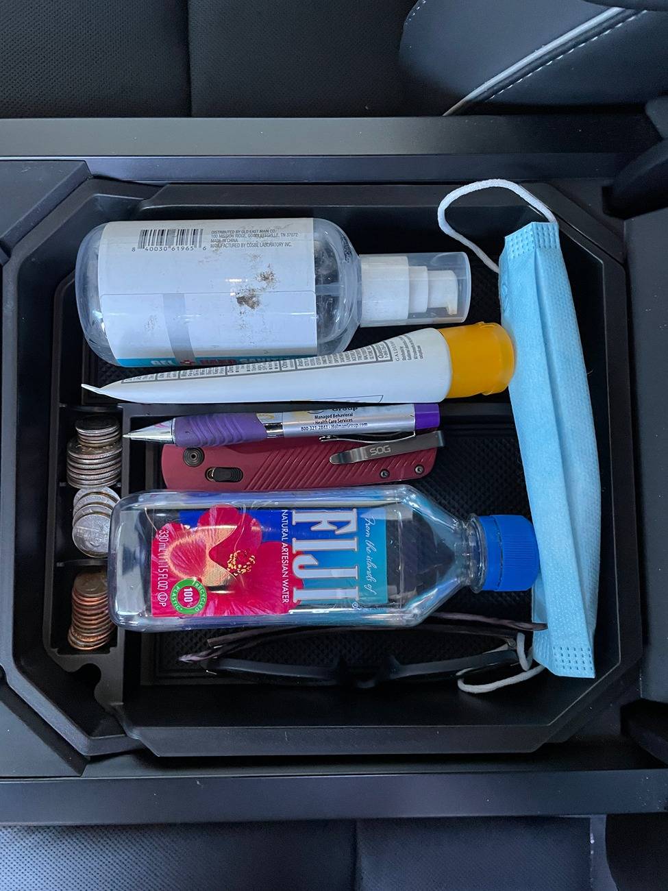 Tesla Cybertruck Review Of 2PCS Center Console Organizer From ELECFRESH Store. Pic5.JPG