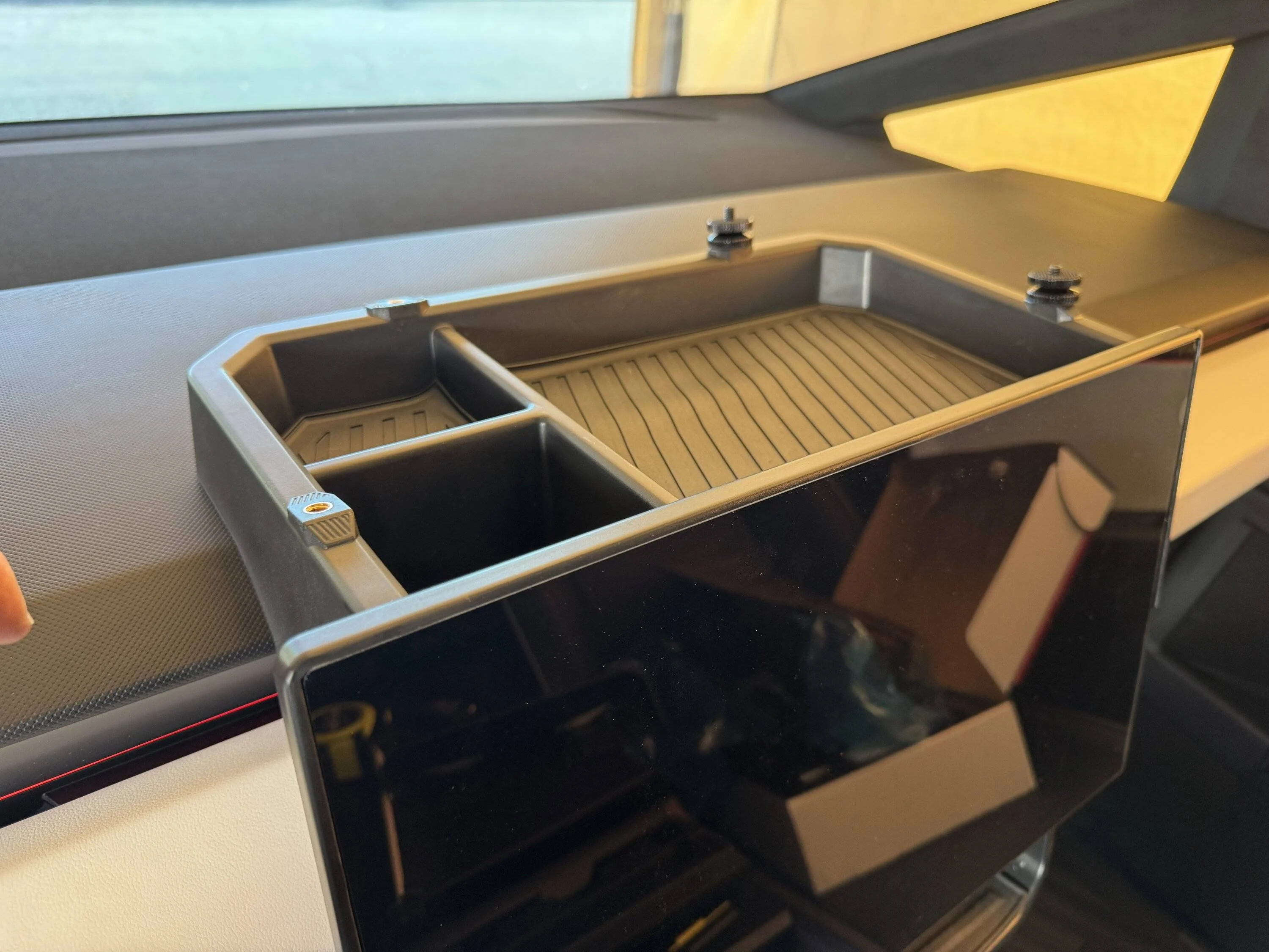 Tesla Cybertruck Two things you have to know before you buy Cybertruck Screen Swiveling Mount Kit IMG_2934