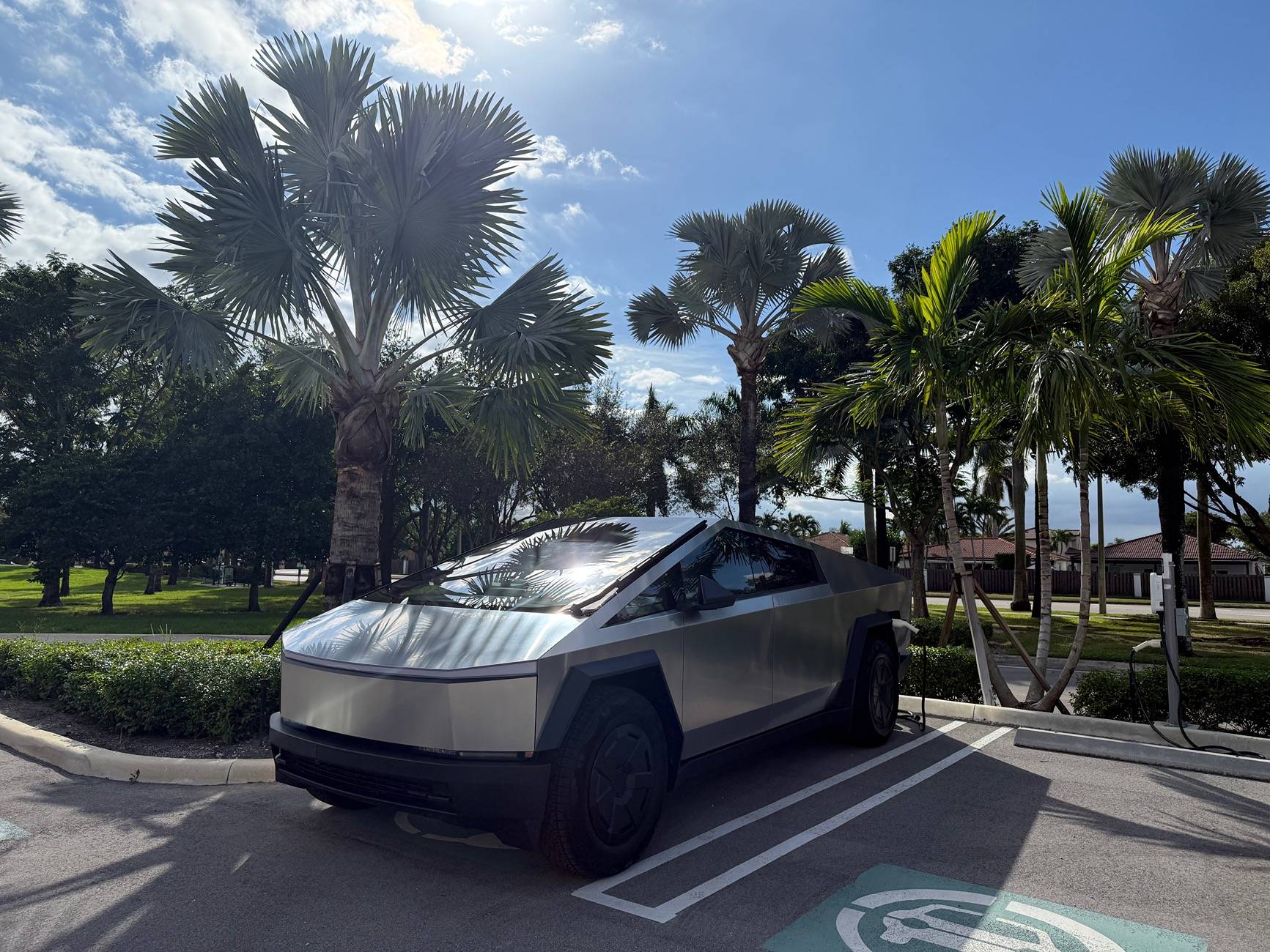 Tesla Cybertruck Daily random Cybertruck photos thread - Post Yours! 📸 🤳 IMG_7845