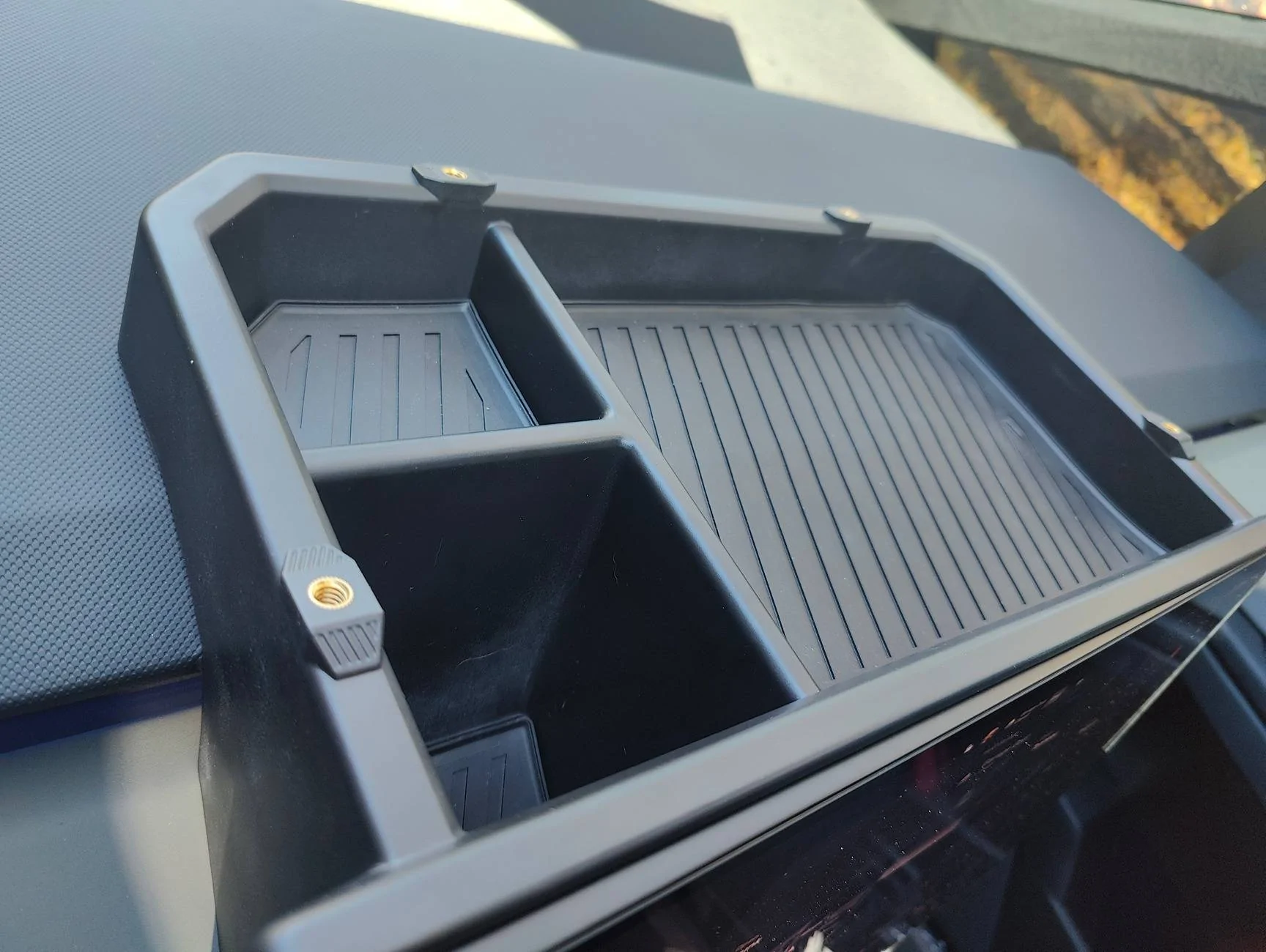 Tesla Cybertruck Review of Foronetry's Behind Screen Console Organizer for the Cybertruck IMG20241112142852