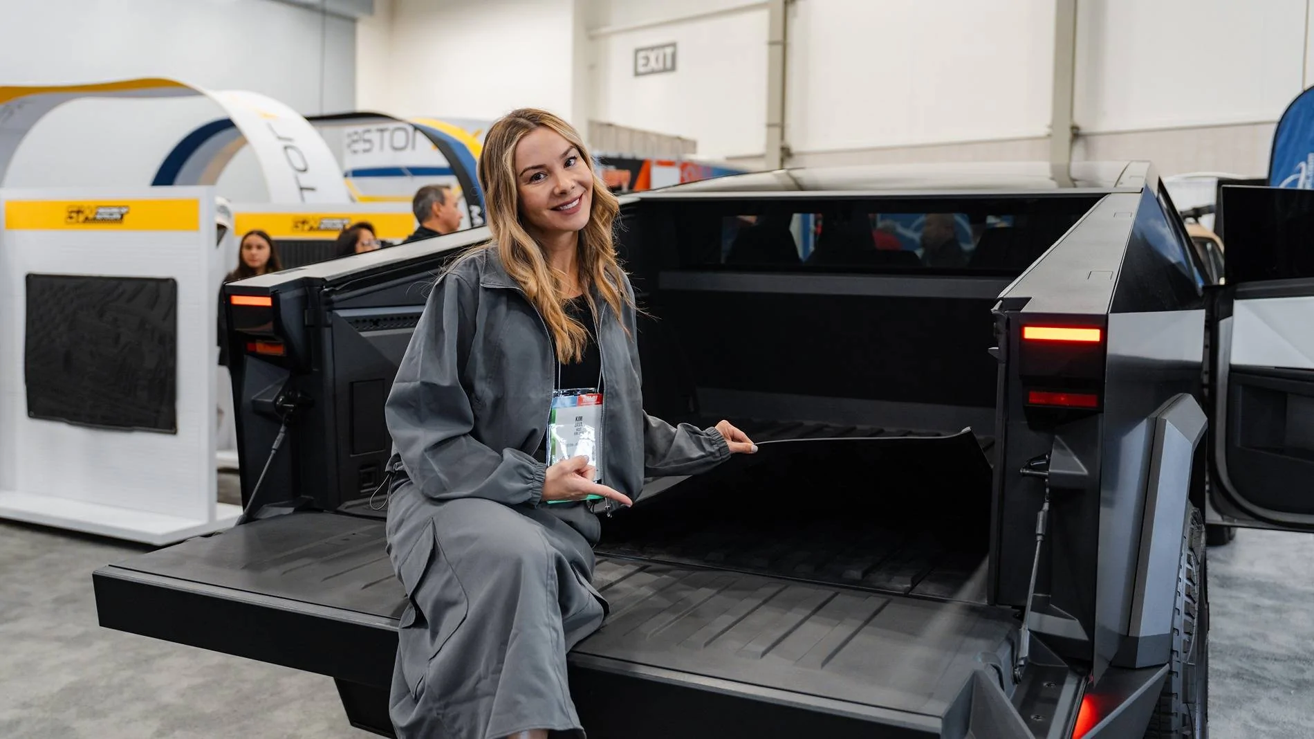Tesla Cybertruck Cybertruck Floor Mats, Bed Liner, Frunk Liner Now Available from 3Wliners photo-4