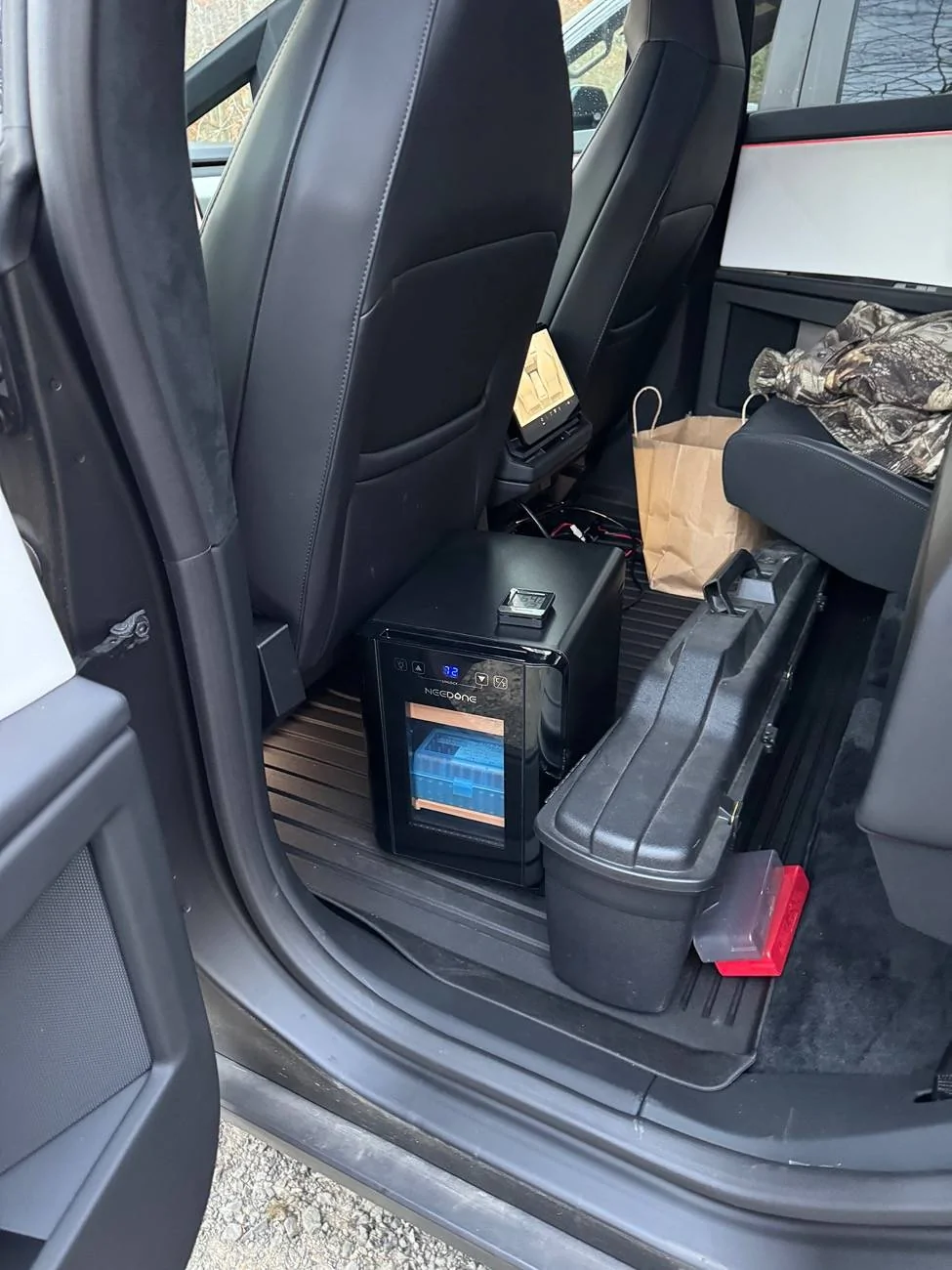 Tesla Cybertruck Shooting Sports and the Cybertruck tempImageowCgwD