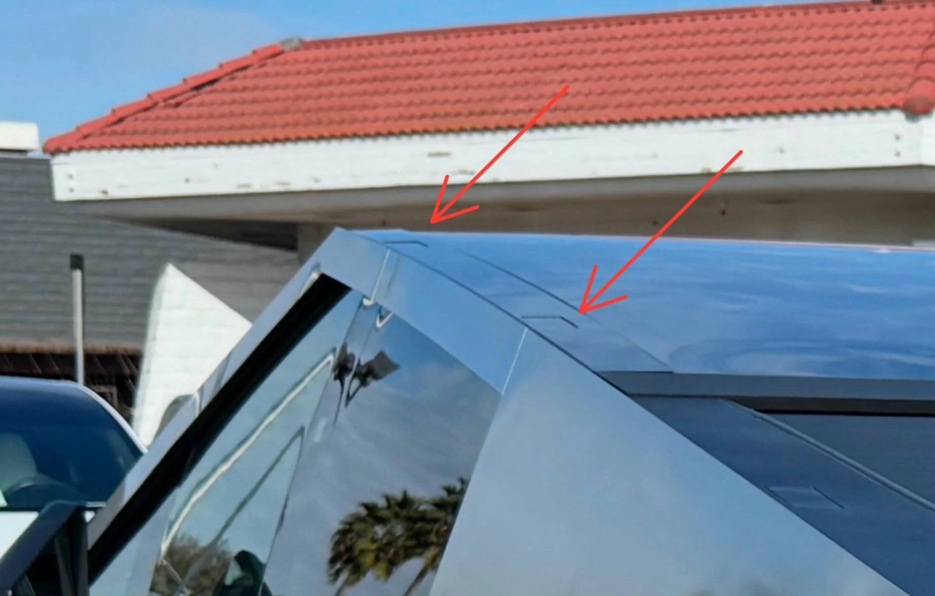 Tesla Cybertruck OEM Crossbars for Cybertruck now available. Reveals difference between Foundation & non-Foundation Series IMG_8167