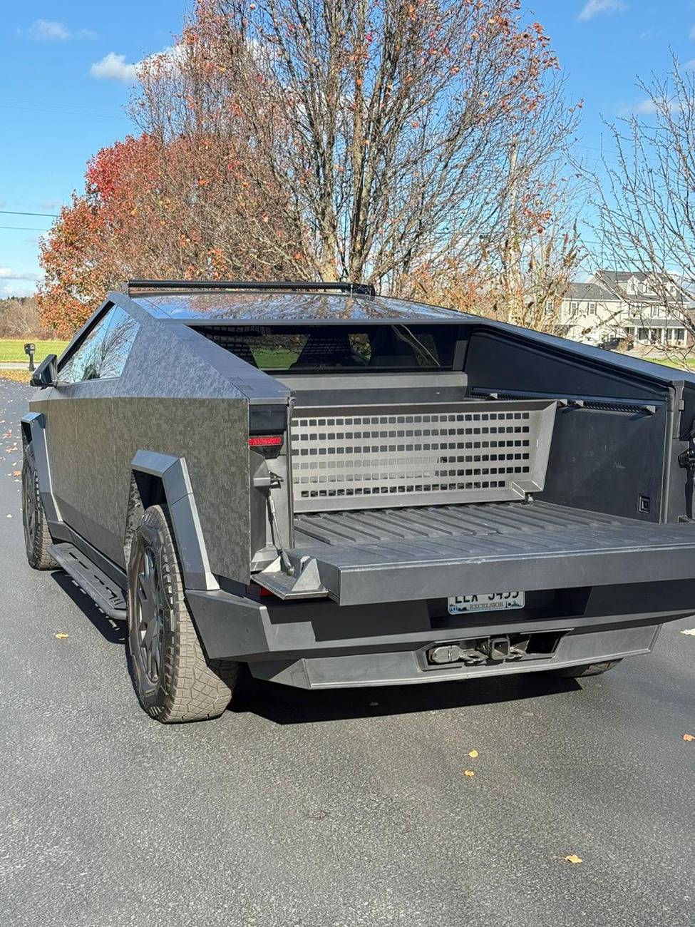 Tesla Cybertruck Teslaunch Adjustable Vault Cargo Divider Review 01