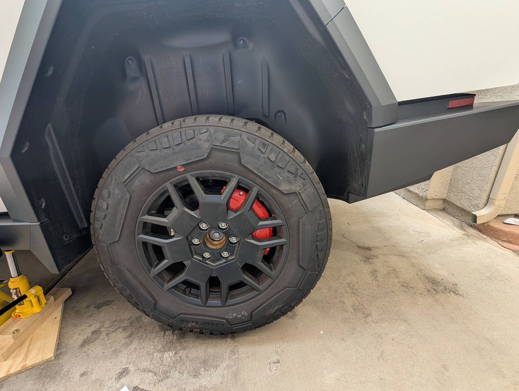 Tesla Cybertruck Brake Caliper Covers? 1000062109