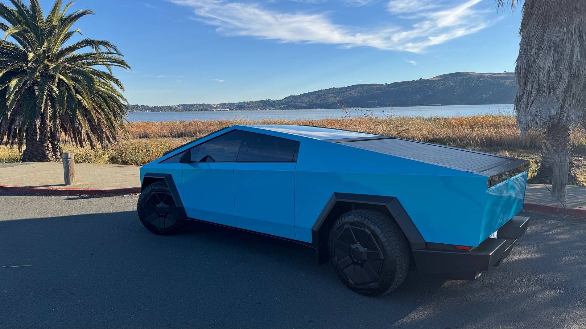 Tesla Cybertruck 2024 Cybertruck wrapped! Inozetek Coastal Blue Dynamic PPF IMG_5003
