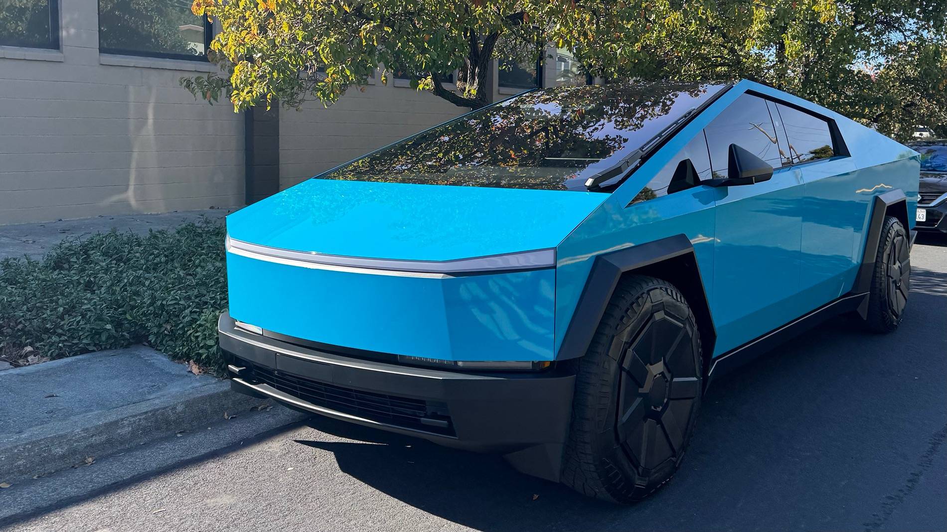 Tesla Cybertruck 2024 Cybertruck wrapped! Inozetek Coastal Blue Dynamic PPF IMG_4991