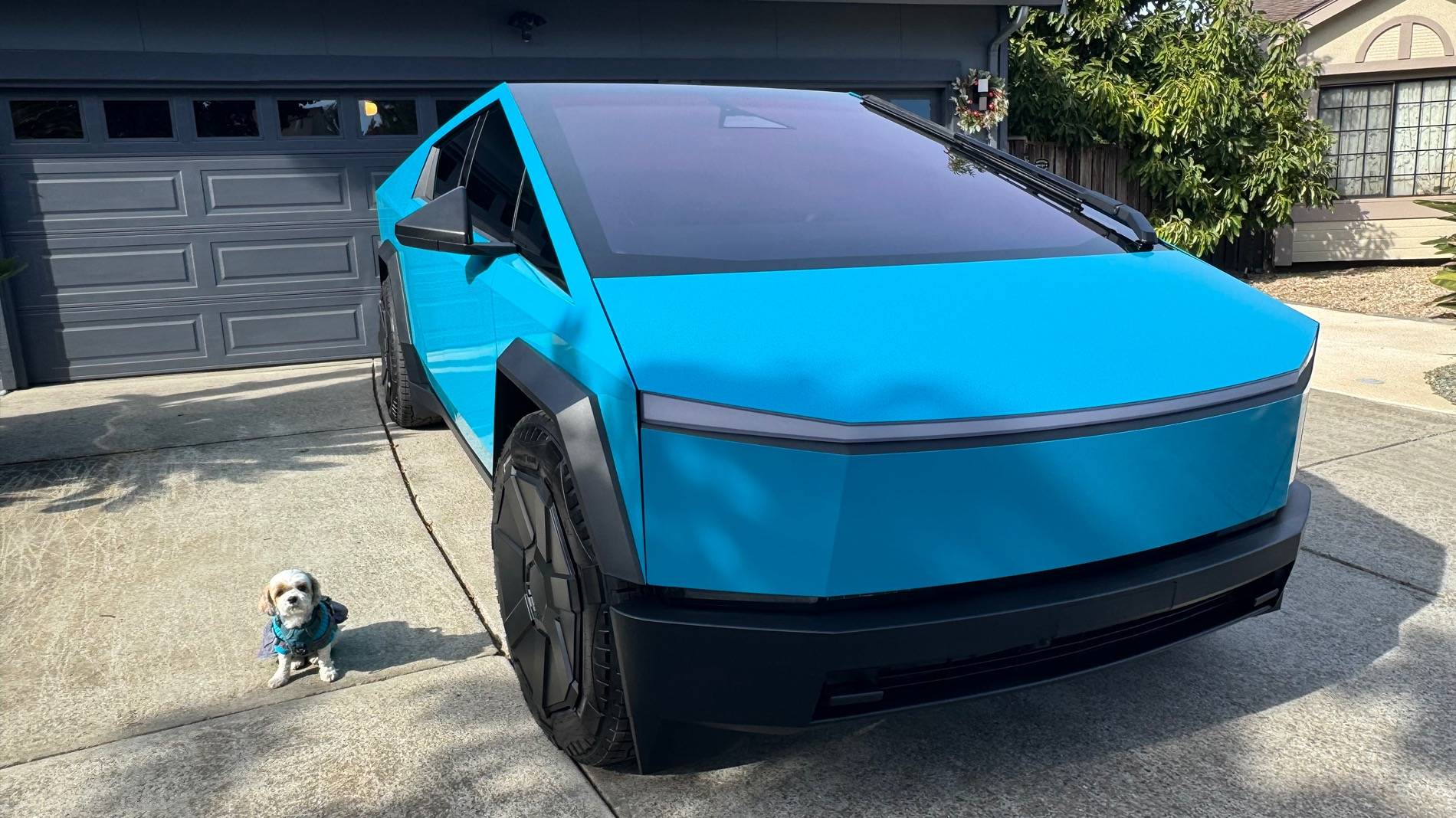 Tesla Cybertruck 2024 Cybertruck wrapped! Inozetek Coastal Blue Dynamic PPF IMG_4984