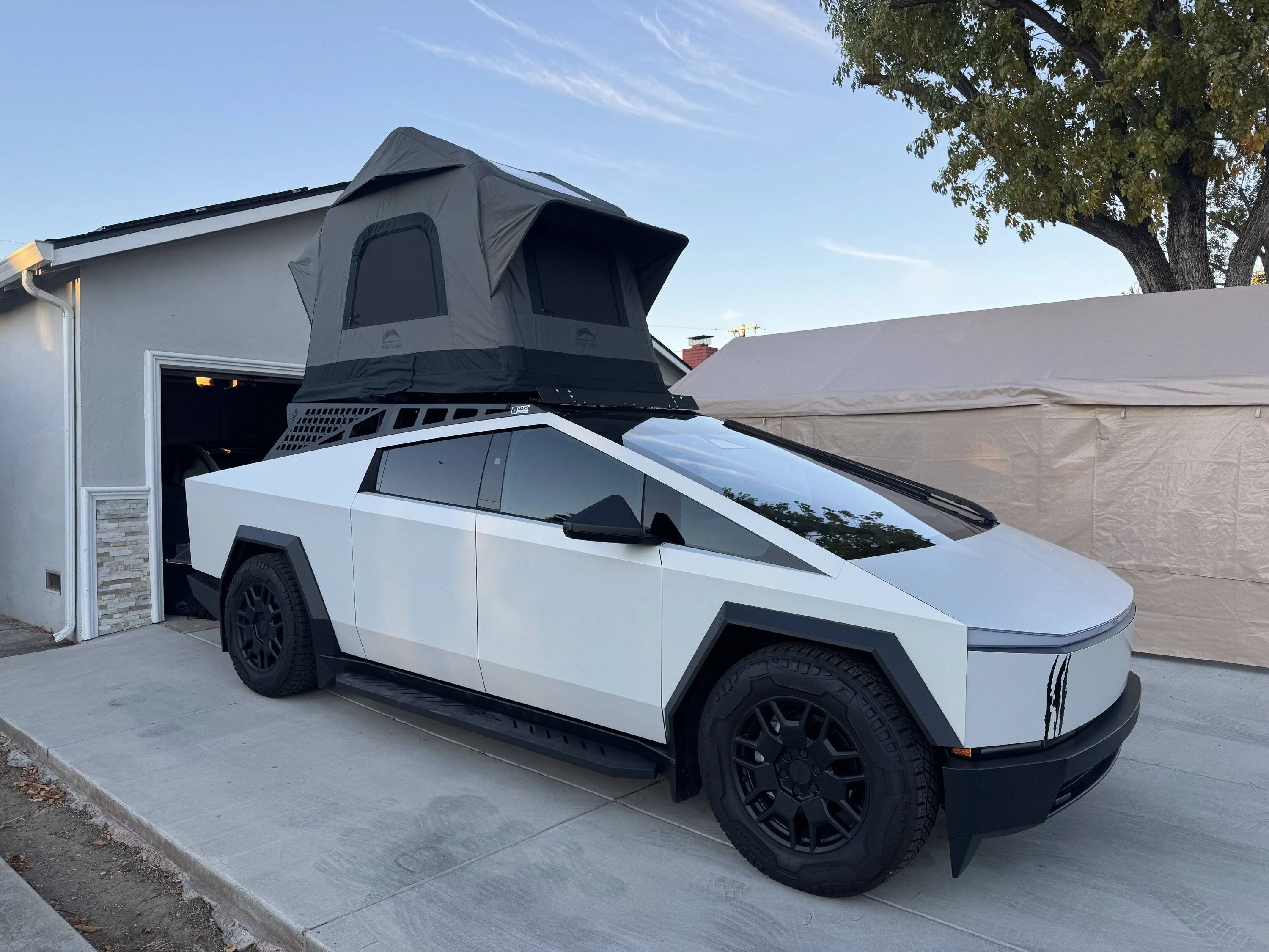 Tesla Cybertruck Rooftop Tent Setup: Easily Access Your RTT While Maintaining Cybertruck's Good Looks IMG_2999