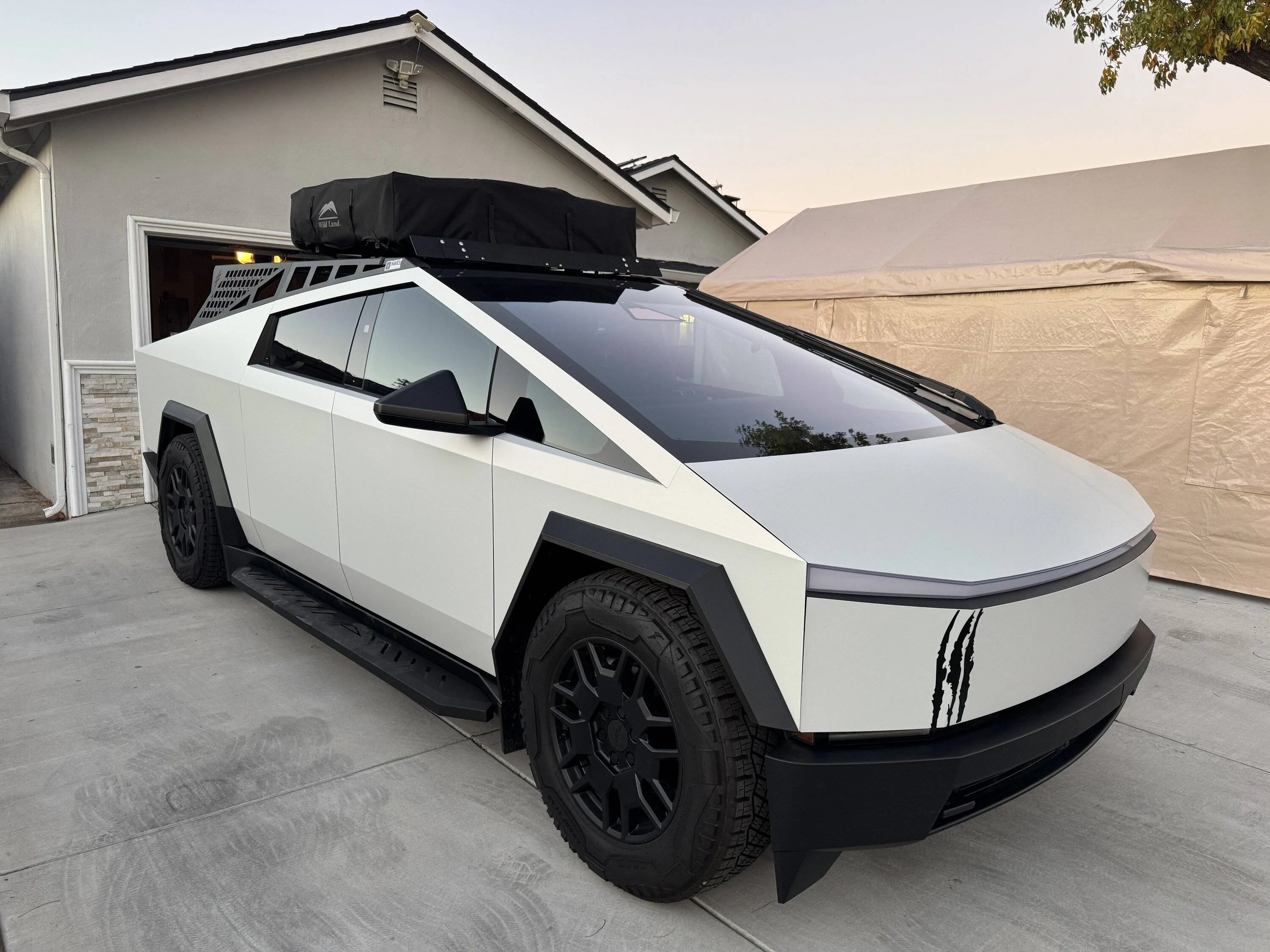 Tesla Cybertruck Rooftop Tent Setup: Easily Access Your RTT While Maintaining Cybertruck's Good Looks IMG_3008