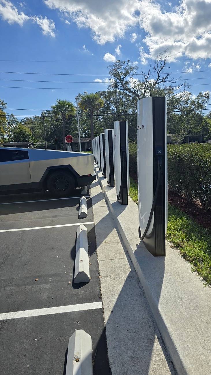 Tesla Cybertruck V4 Charger = Incredible 20241116_131911