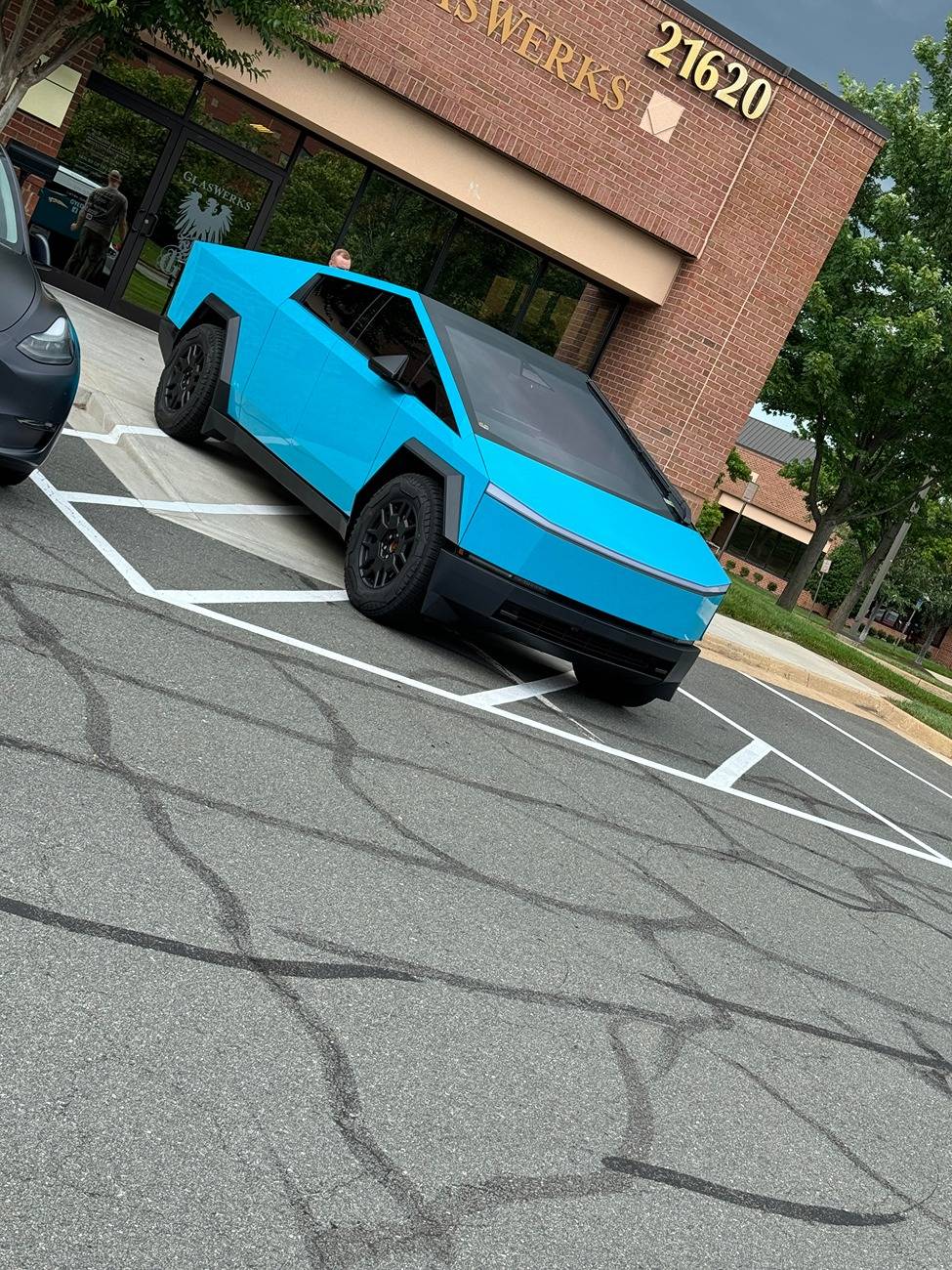 Tesla Cybertruck 2024 Cybertruck wrapped! Inozetek Coastal Blue Dynamic PPF Cyberbeast_Miami_Blue4