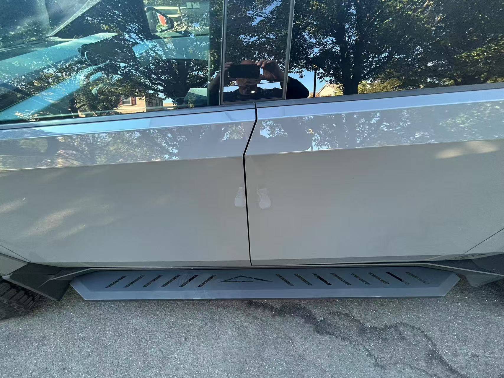 Tesla Cybertruck [CyberGear] Running Boards at Their Best Price - Black Friday Sale 107384d85ee5786c249799662edc594