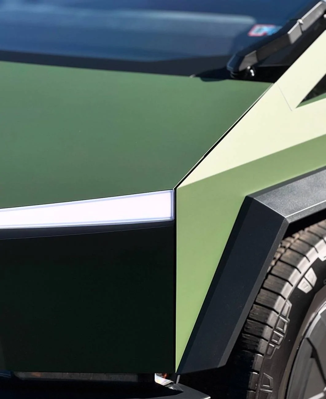 Tesla Cybertruck GREEN Vinyl Wrap & PPF Cybertruck -- Photos & Videos IMG_9639