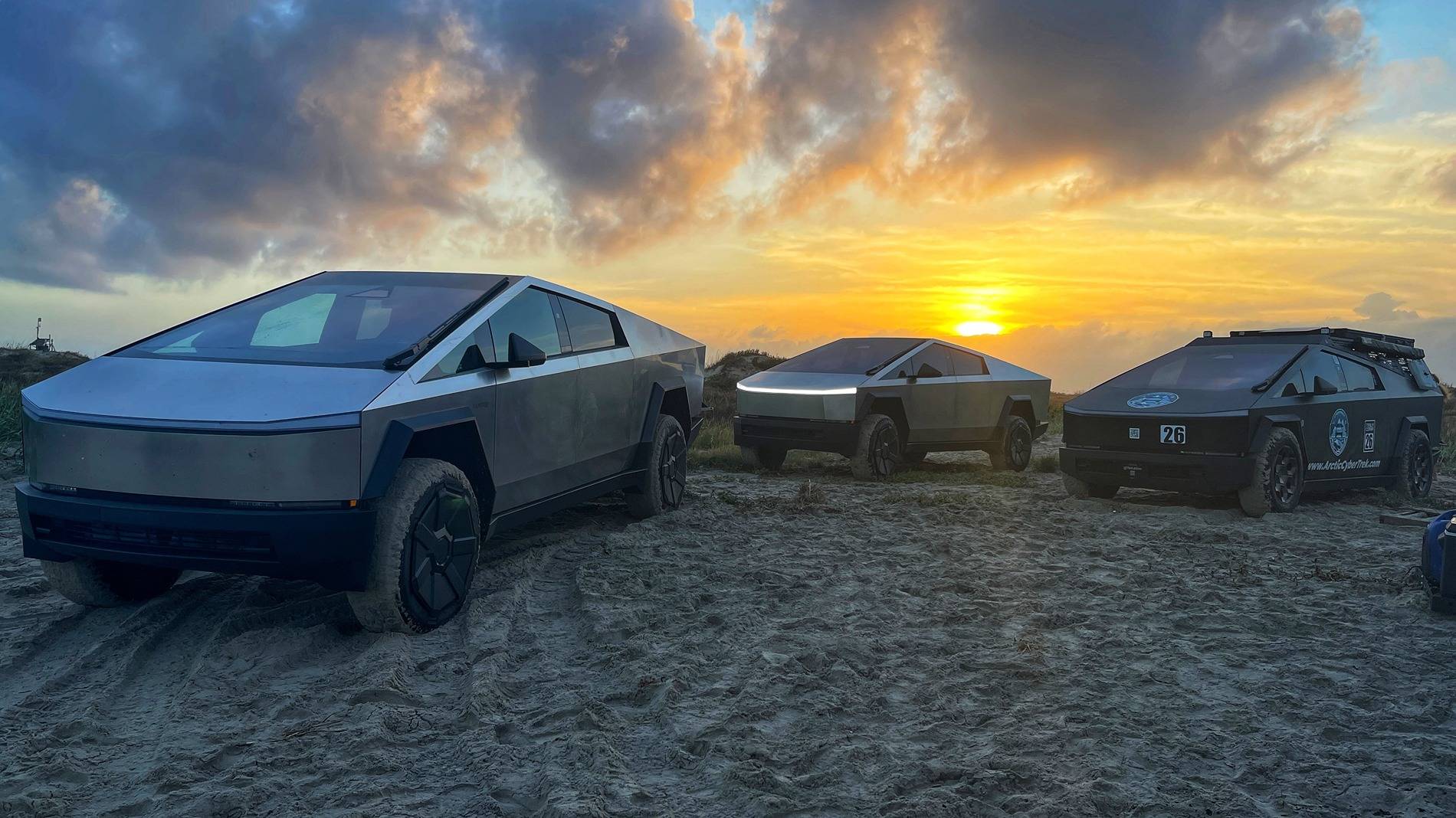 Tesla Cybertruck Camping with the Cybertruck at Starship 6 Launch Gcn_3kPXYAAYNZc