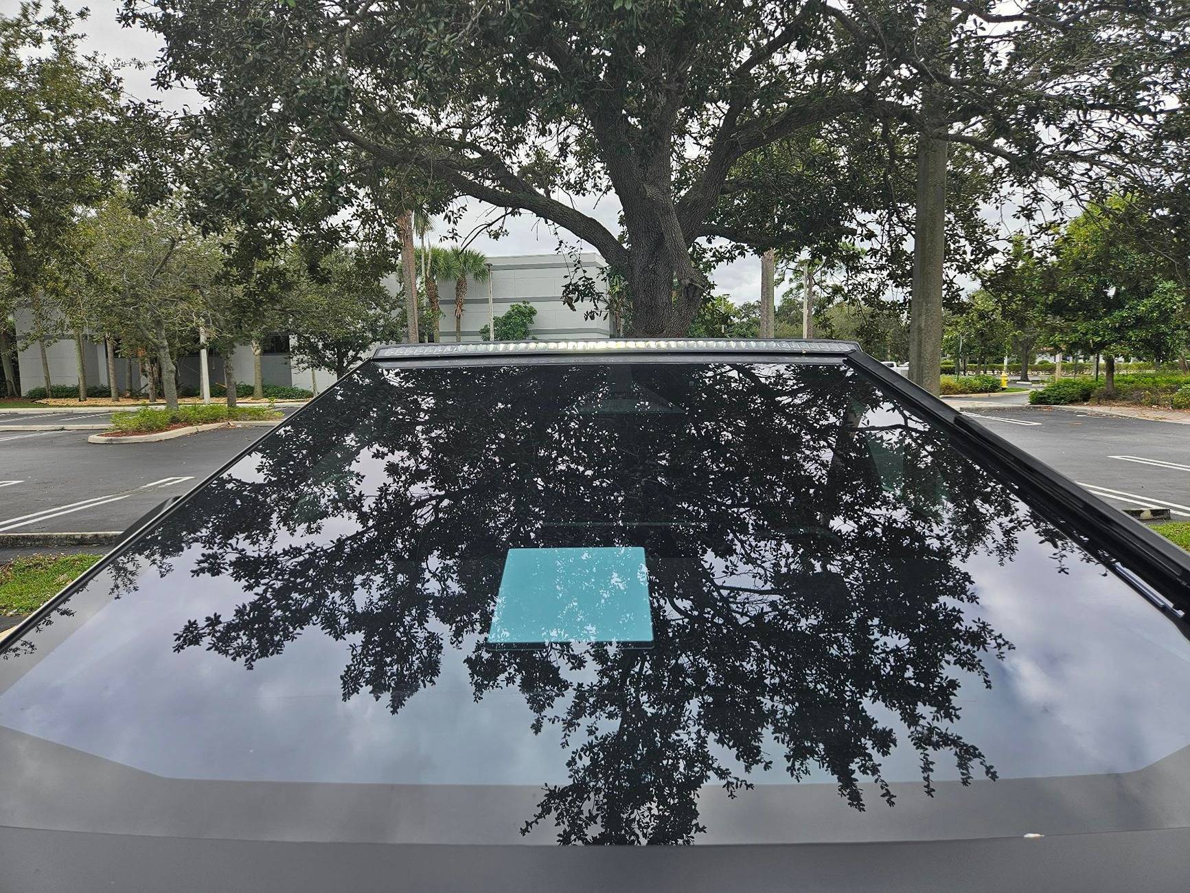 Tesla Cybertruck If you have a Cyberbeast and are waiting on a light bar you're going to want to read this! signal-2024-11-19-093642