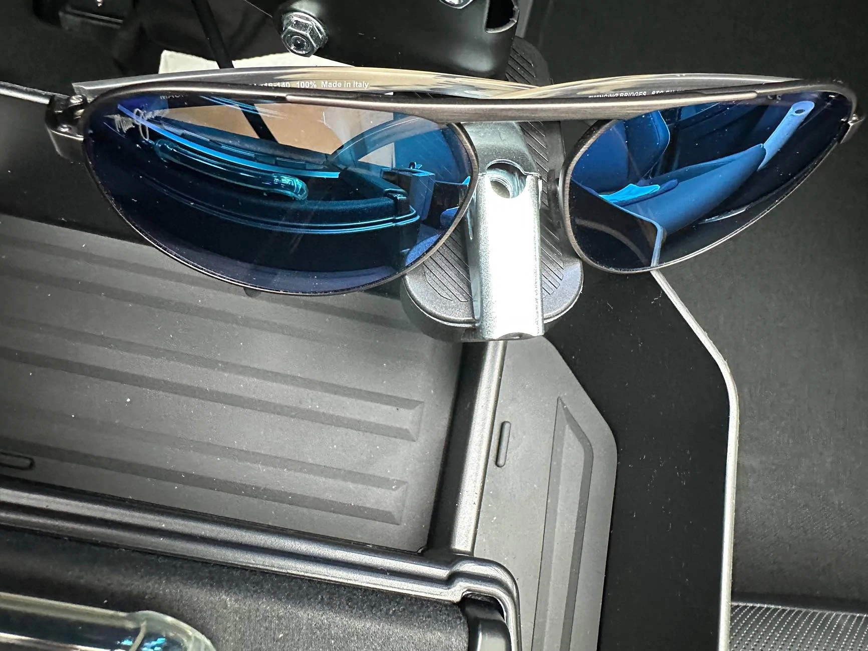 Tesla Cybertruck CyberGlasses holder IMG_1827