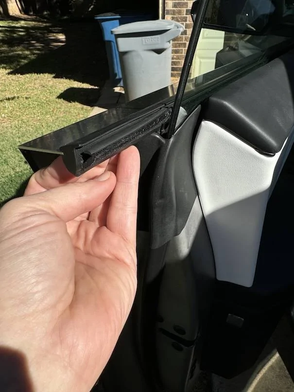 Tesla Cybertruck Finger slammed door IMG_0546