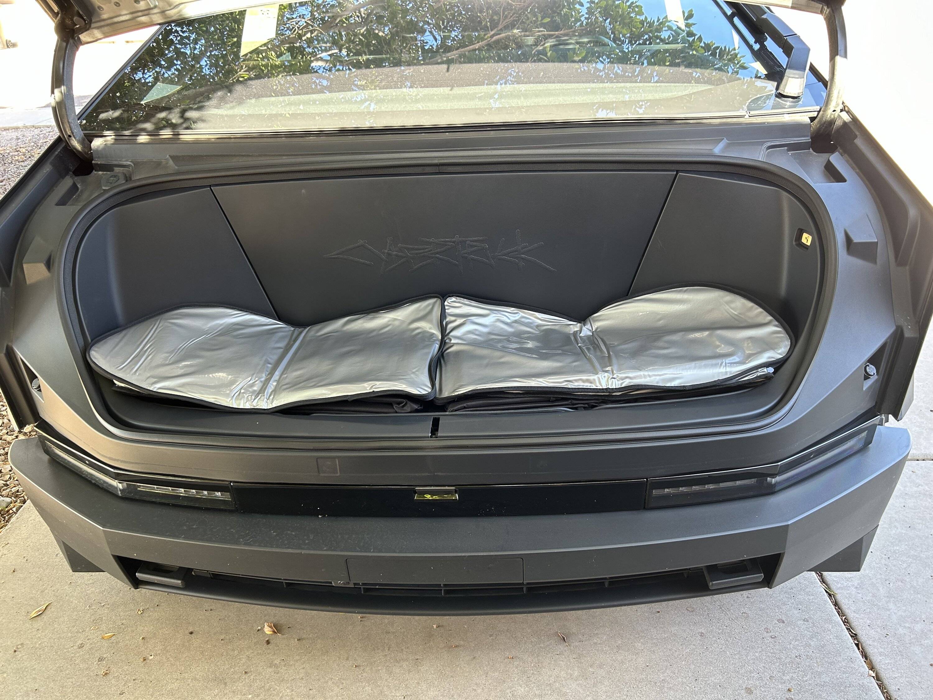 Tesla Cybertruck ELECFRESH Front Trunk Insulation Cooler Bag review IMG_3523.JPG