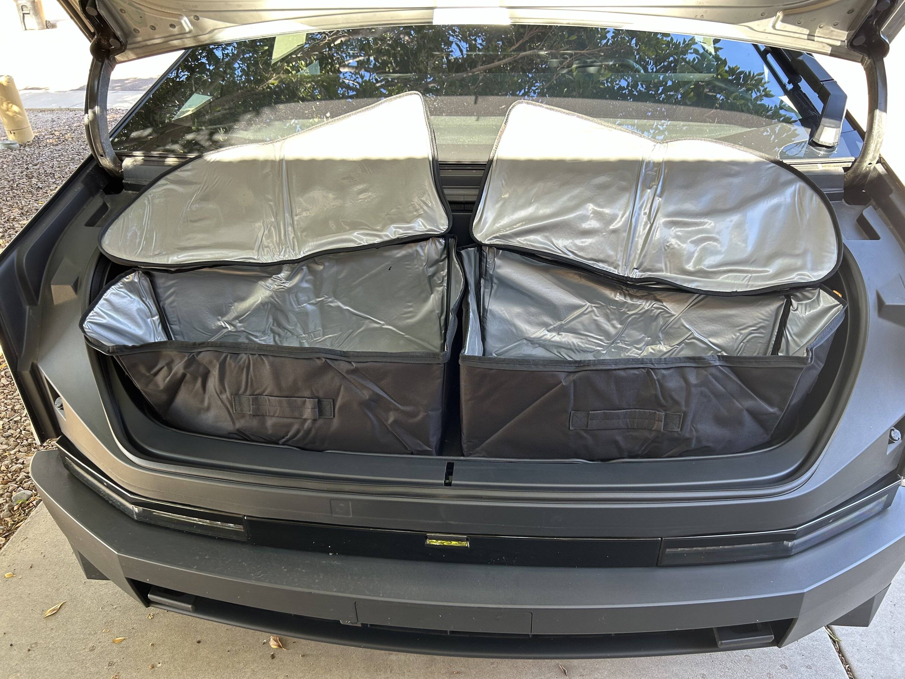 Tesla Cybertruck ELECFRESH Front Trunk Insulation Cooler Bag review IMG_3522.JPG