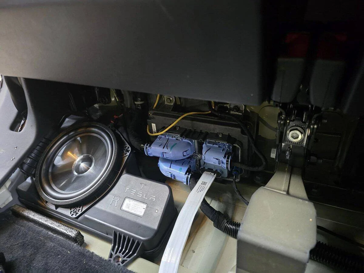 Tesla Cybertruck Cybertruck subwoofer teardown reveals why stereo system's bass is so good 1732220254025-c5