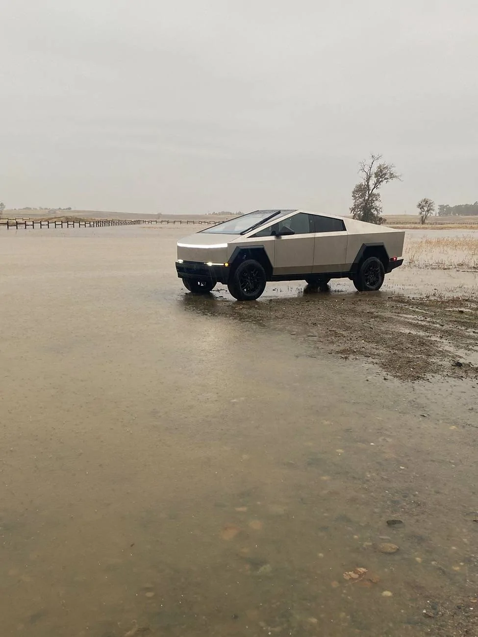 Tesla Cybertruck Daily random Cybertruck photos thread - Post Yours! 📸 🤳 DAD28CA2-78DF-4B3D-A9C9-65BB2D3157C4