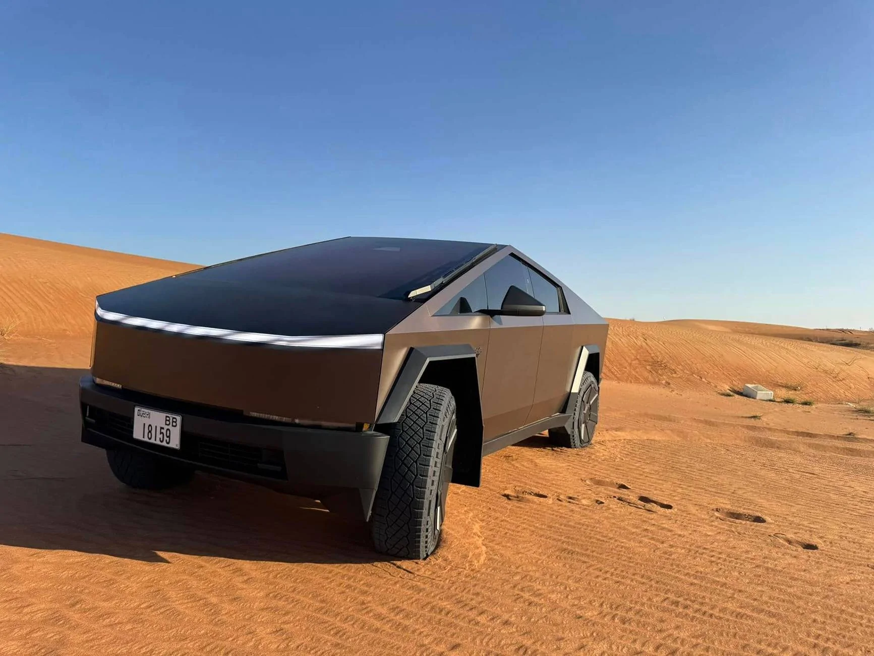 Tesla Cybertruck BROWN / BRONZE / COPPER Vinyl Wrap & PPF Cybertruck -- Photos & Videos 466733750_10101538115601246_5531544147410240416_n