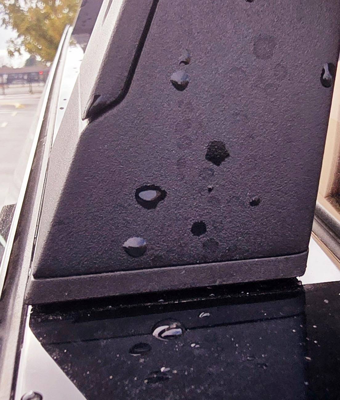 Tesla Cybertruck OE Crossbars installed but not fitting properly! 1000042421