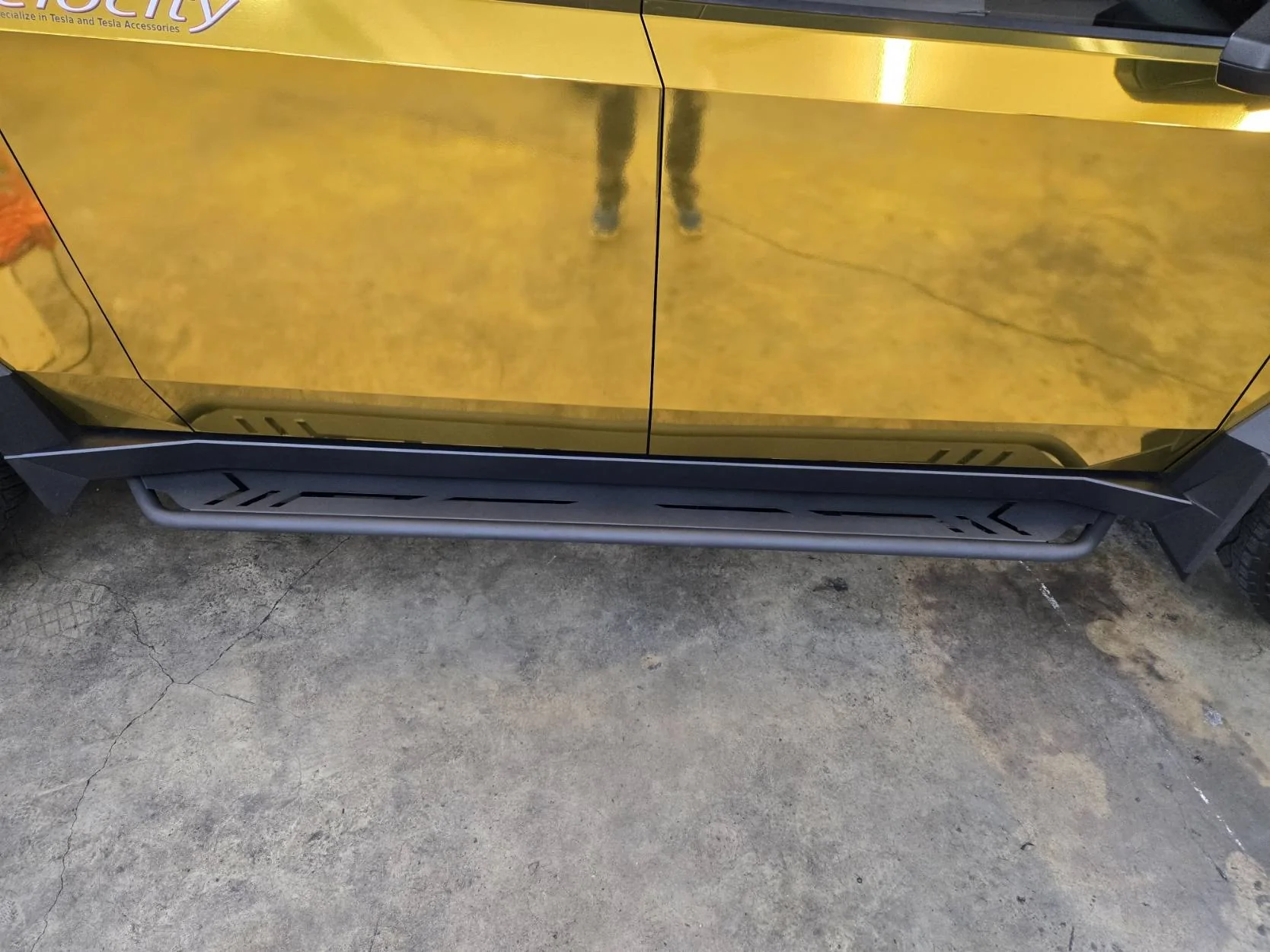 Tesla Cybertruck Cybertruck 2024-2025 Deployable Electric Running Boards Side Steps 20241001_164357